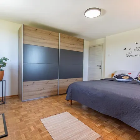 4 Bedroom Beautiful In