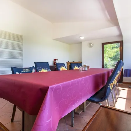 4 Bedroom Beautiful In Sežana