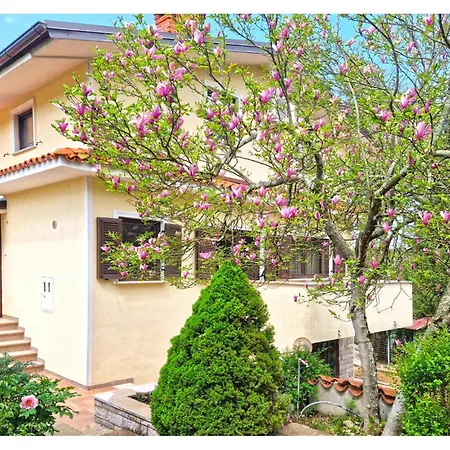 Сasa de vacaciones 4 Bedroom Beautiful In