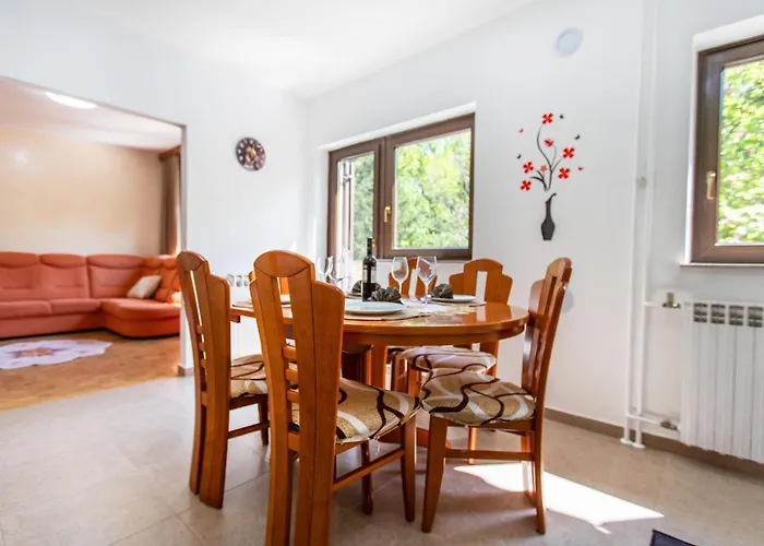 Holiday home 4 Bedroom Beautiful In