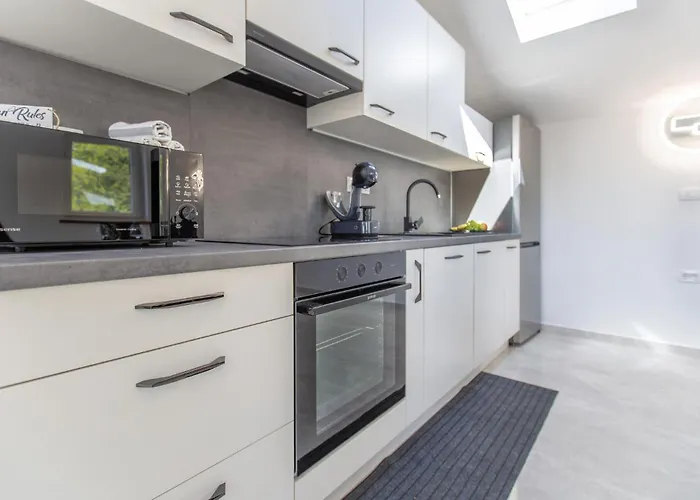 4 Bedroom Beautiful In