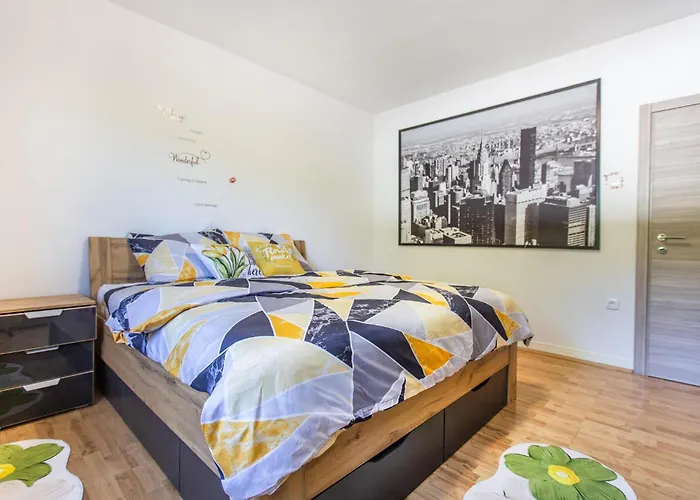 4 Bedroom Beautiful In Sežana