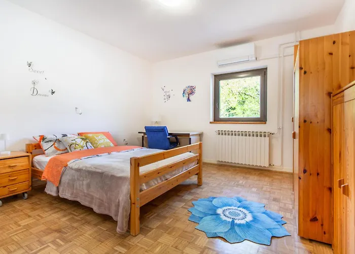 4 Bedroom Beautiful In Ferienhaus