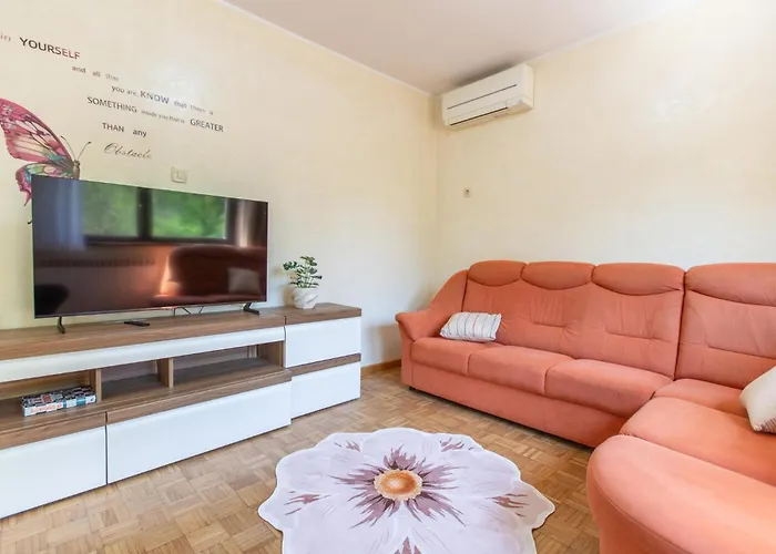 4 Bedroom Beautiful In Ferienhaus