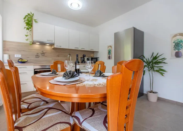 4 Bedroom Beautiful In * Sežana