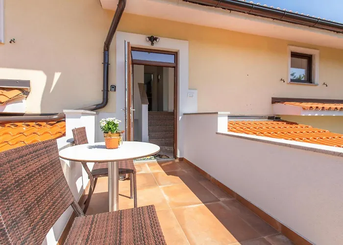 4 Bedroom Beautiful In * Sezana
